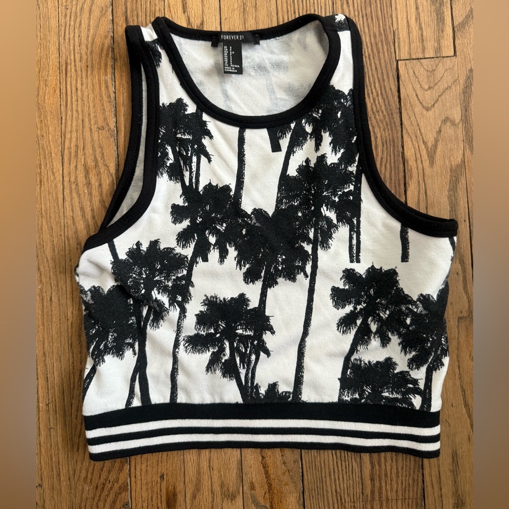 Forever 21 Black and White Palm Tree Print Women's Top